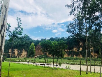 Corbett Riverside Resort Lake View