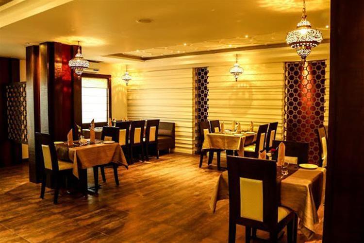 Hotel Waterlily Indore 