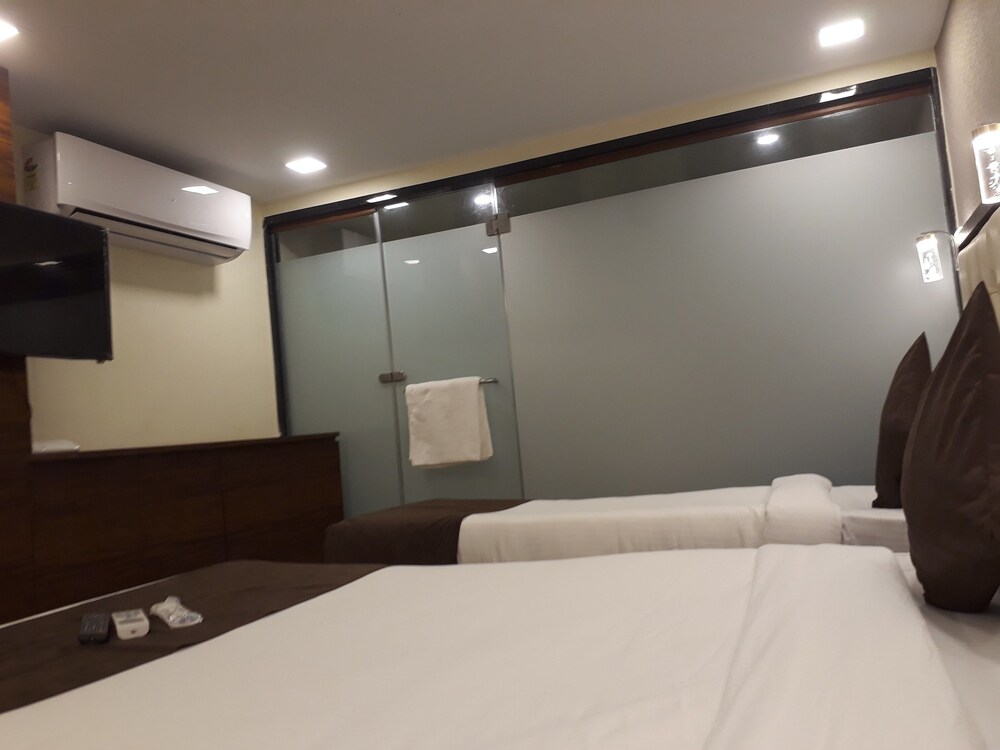 Garden Creek Residency Guestroom View
