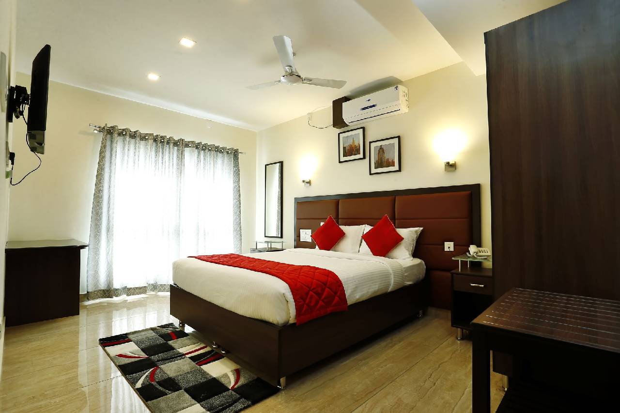 Breeze Suites 