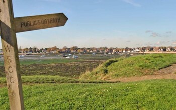 6 Avocet Quay Emsworth 30577 Property Grounds