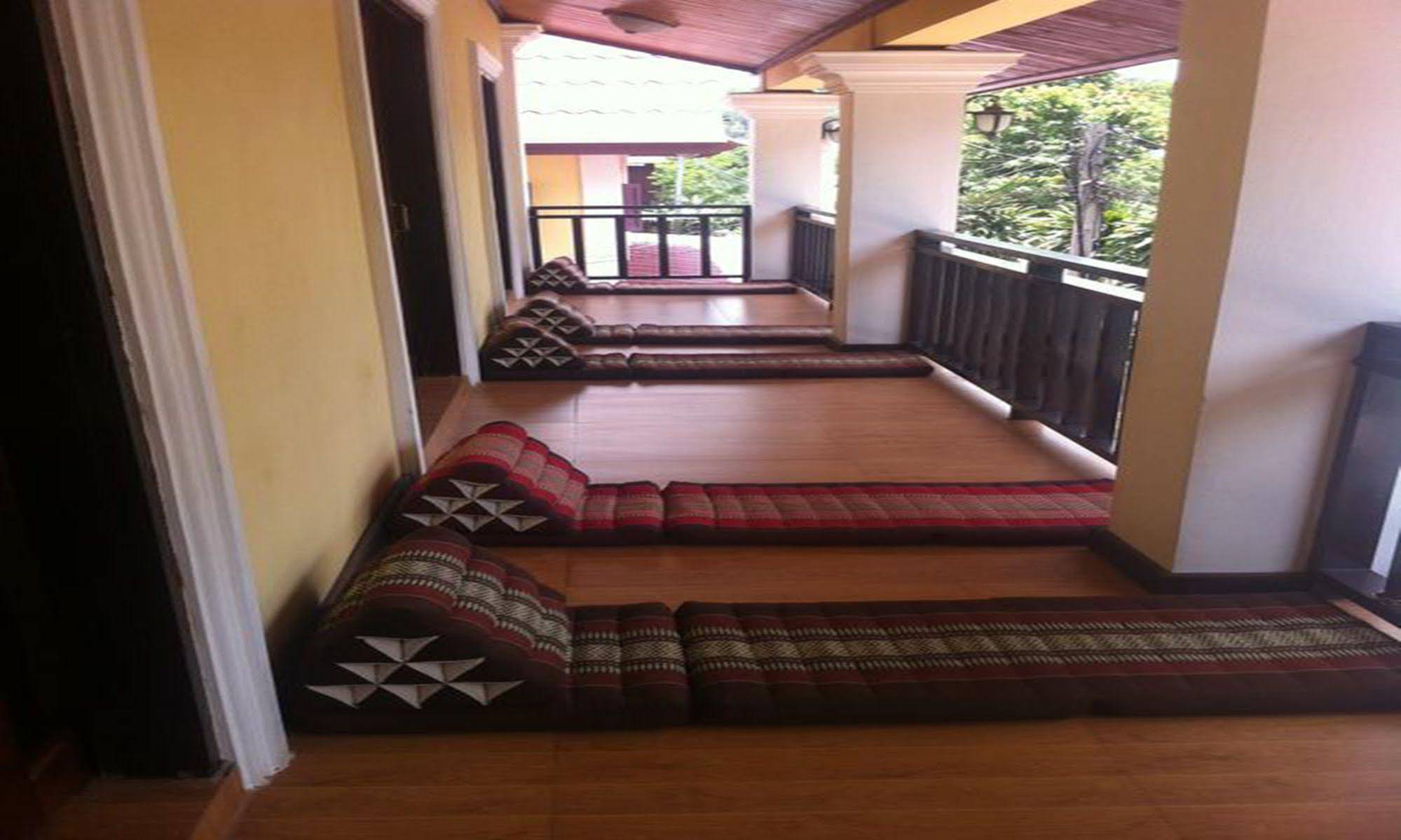 Singharat Guest House 