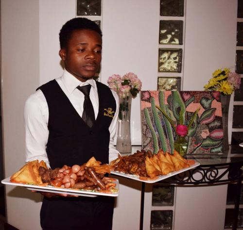 Le Dolphin's Grand Paradiso Hotel 