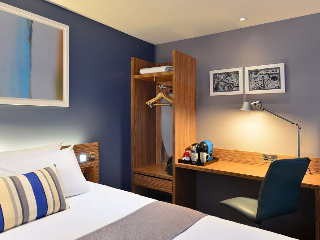 Travelodge Gatwick Airport Central Super Room Double