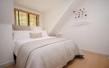 Oldbury Cottage Easthampnett 358958 Guestroom