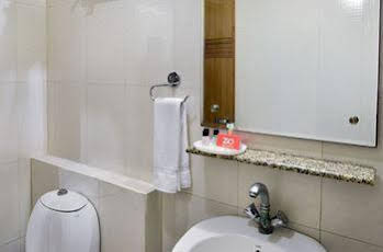 Zo Rooms Dayal Bagh 