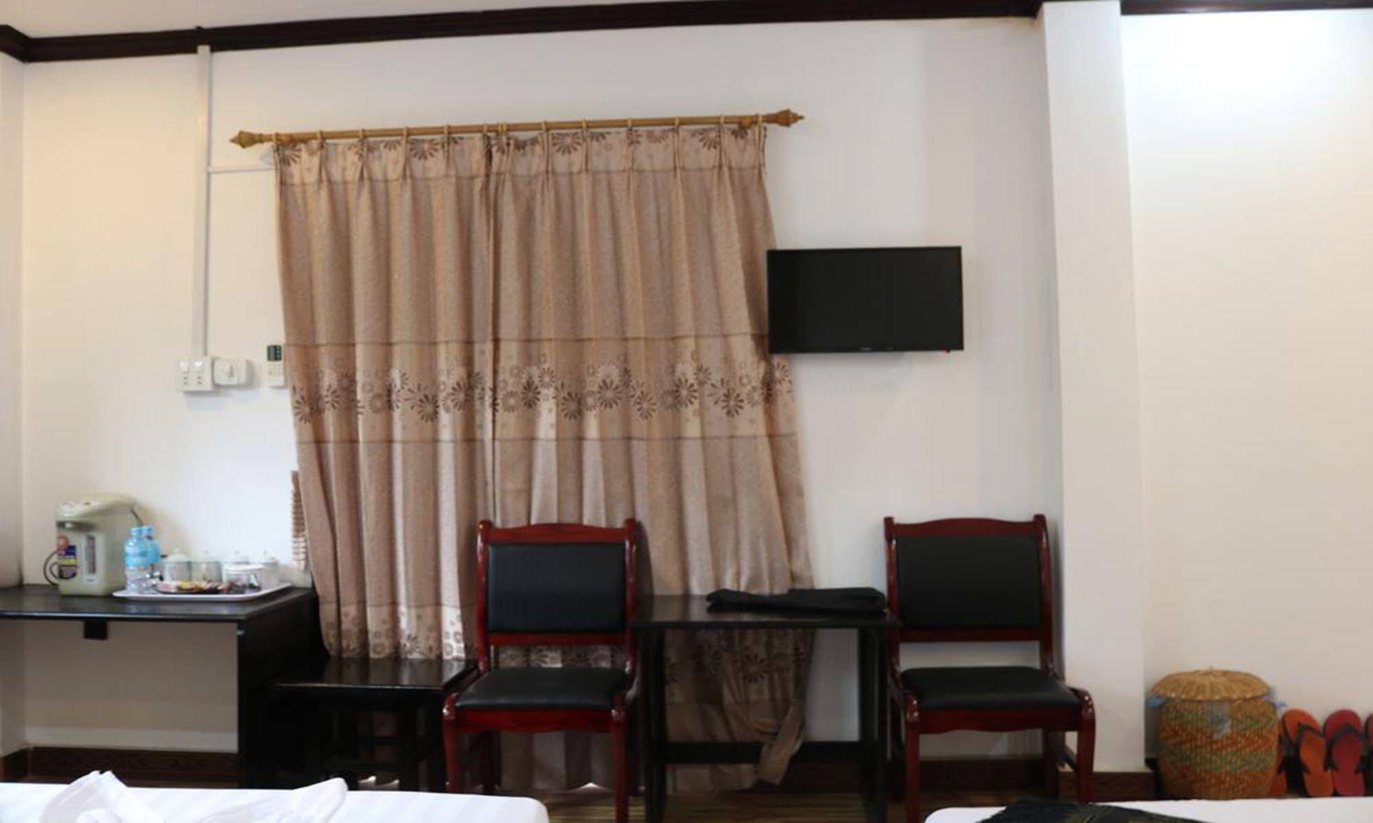 Singharat Guest House 