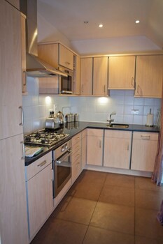 West Fenton Court (وست فنتون كورت) In-Room Kitchen