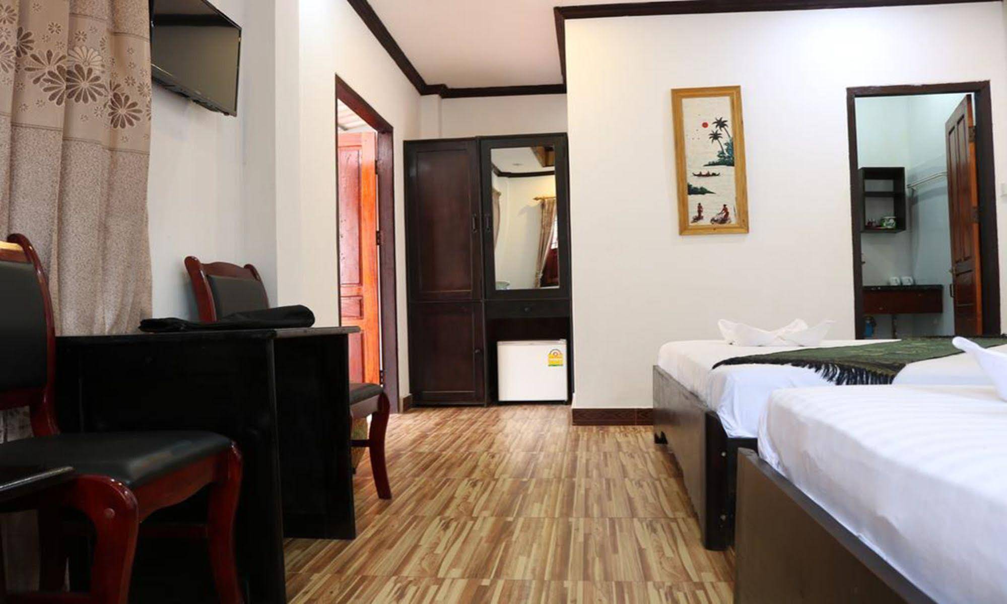Singharat Guest House 