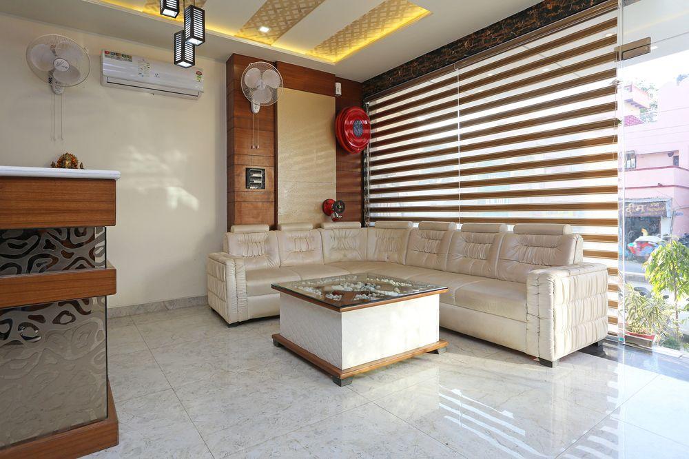 Oyo 10842 Hotel Anjali Mahal 