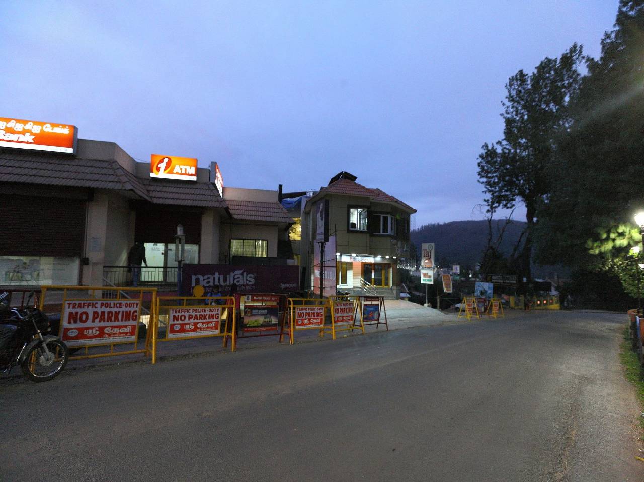 Oyo 7987 Hotel Carnation 