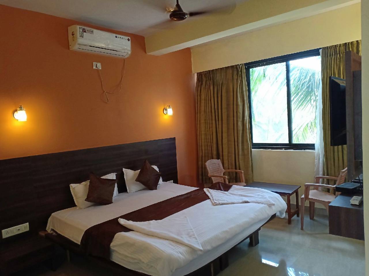 Hotel Aananda 