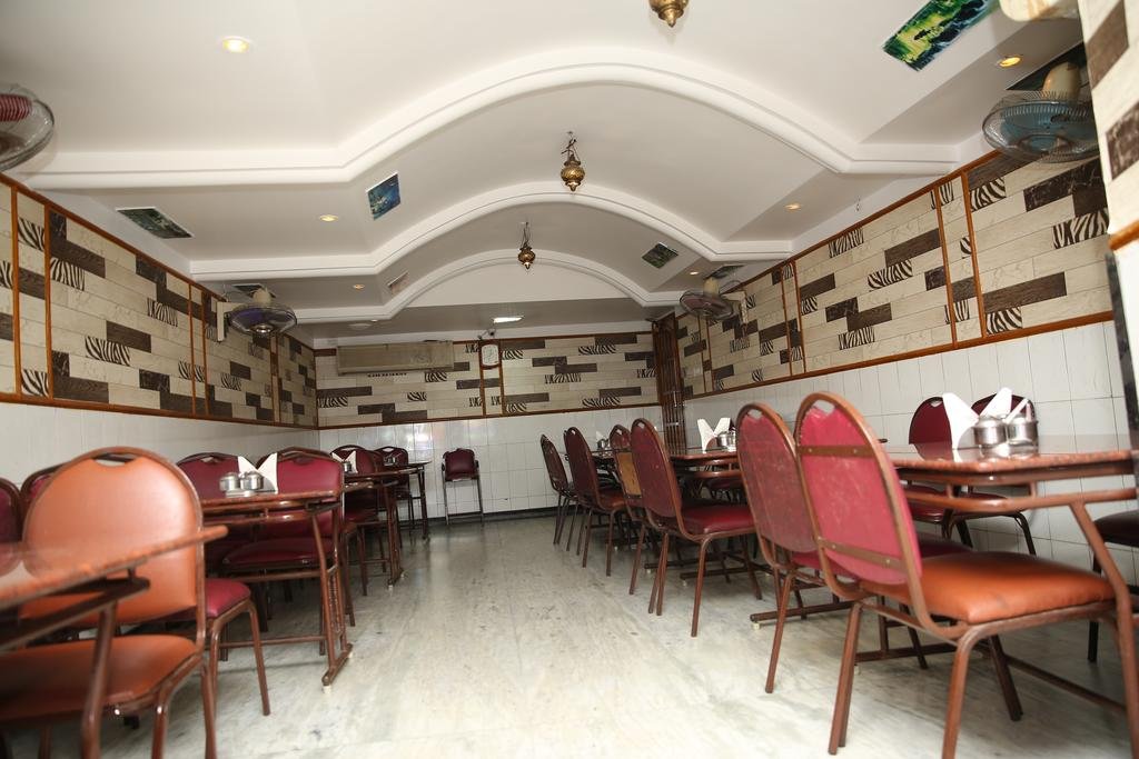 Hotel Valluvar 