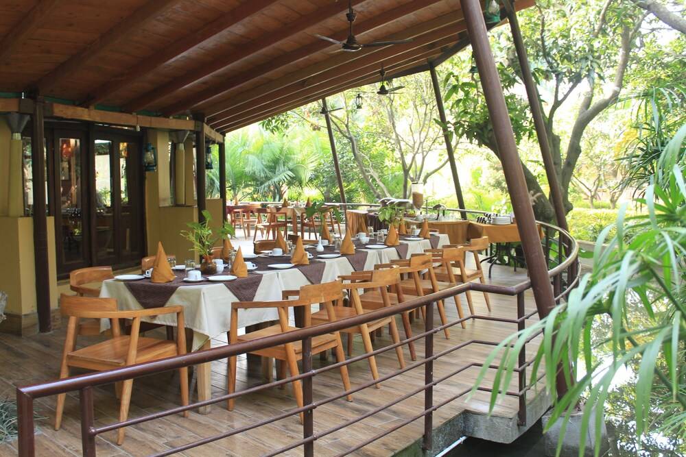 Iris Resort And Spa Restaurant