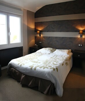 Hostellerie De La Mer Guestroom