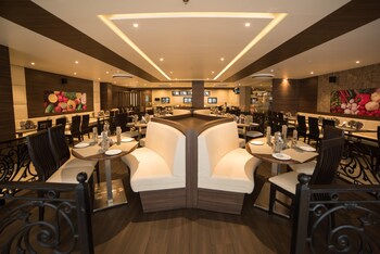 Hotel Virgo Sumeru Restaurant