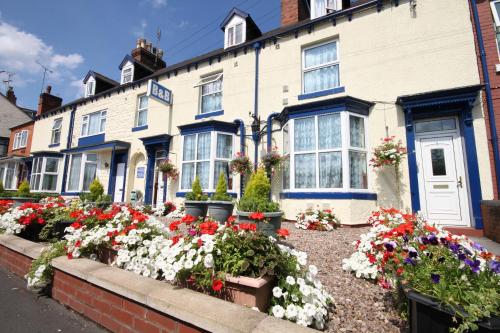 Meadows Way Guest House 
