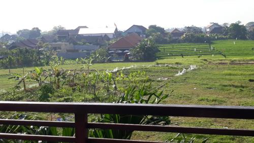 Leo Home Stay 