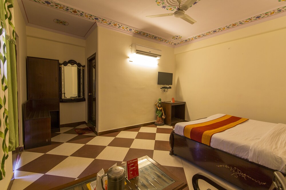 Oyo 2262 Hotel Heritage Inn Guestroom
