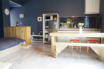 Seogwipo Seongsan Evergreen Pension Guestroom