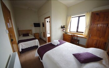 The Strathmore Guestroom