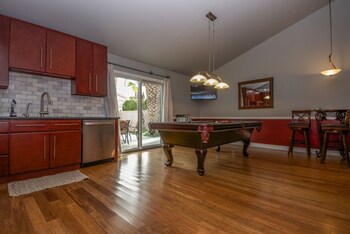 Immaculate 4bed 7min To Vegas Strip Living Area