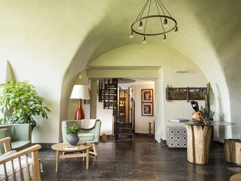 Relais San Giuliano Hotel Interior