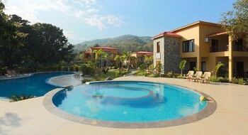 Corbett Mango Bloom Spa Resort Outdoor Pool