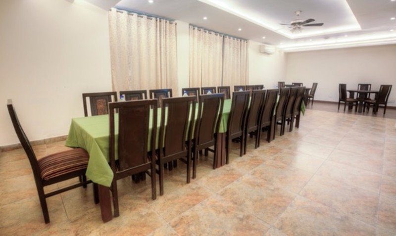 Treebo Trend Coral Tree Dlf Phase 1 Conferences