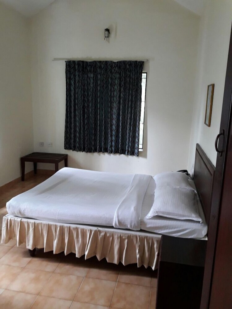 Ayur County Guestroom