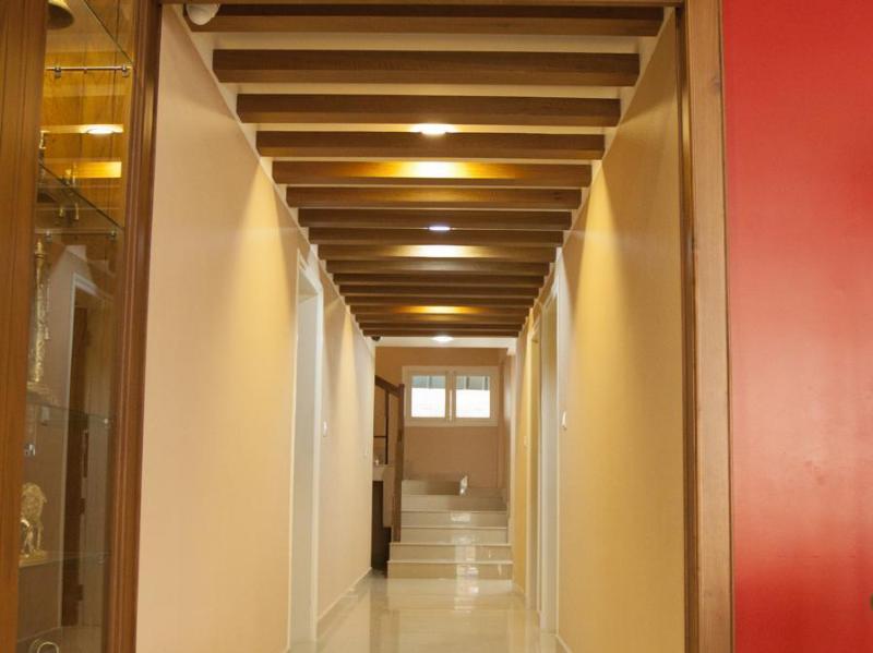 Srivar Hotels 