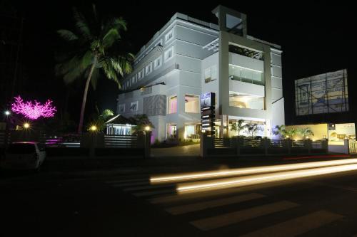Hotel Moonlit Regency 