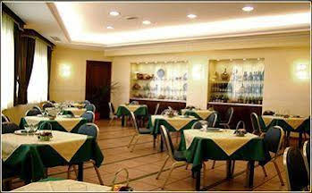 Hotel Mondial 