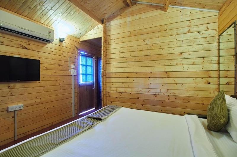 La Vie Woods Room