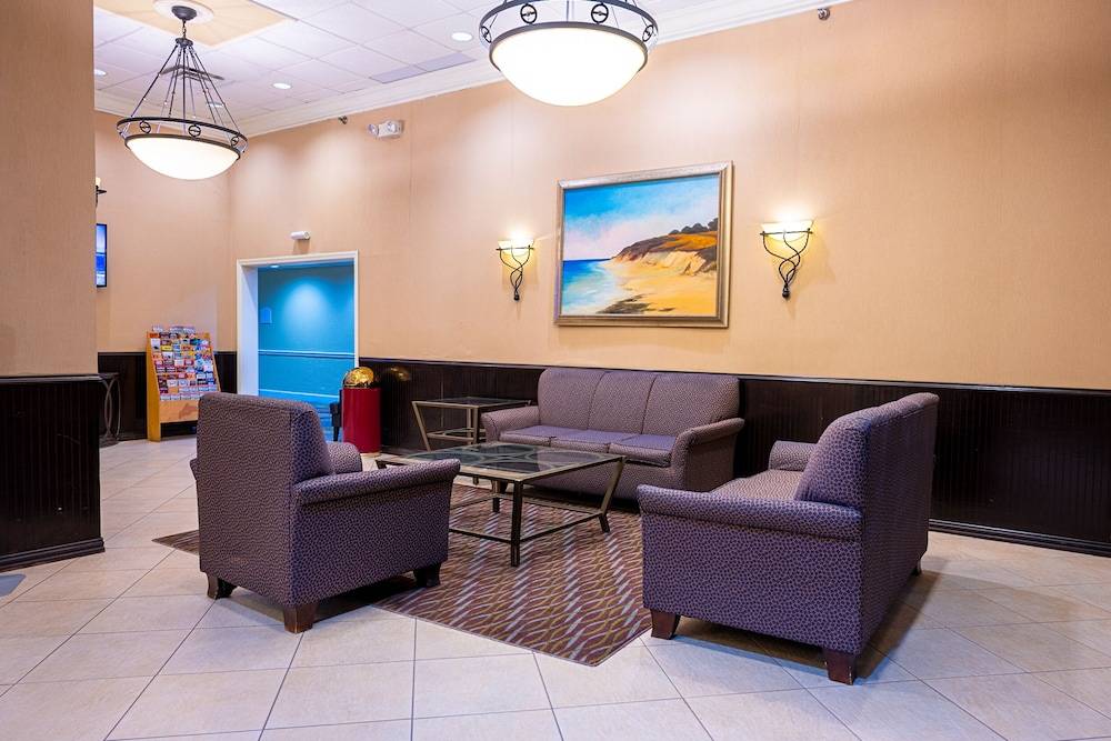 Emerald Beach Hotel - photo 4