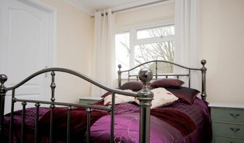 Annies Cottage Emsworth 400255 Guestroom
