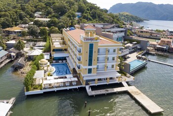 Sunlight Guest Hotel Coron Sundeck