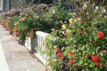 Apartment With In Bar Le Duc With Wonderful City View And (آپارتمان با این بار ل دوك با ووندرفول سیتی ویو اند) Aerial View Apartment With In Bar Le Duc With Wonderful City View And (آپارتمان با این بار ل دوك با ووندرفول سیتی ویو اند) Aerial View