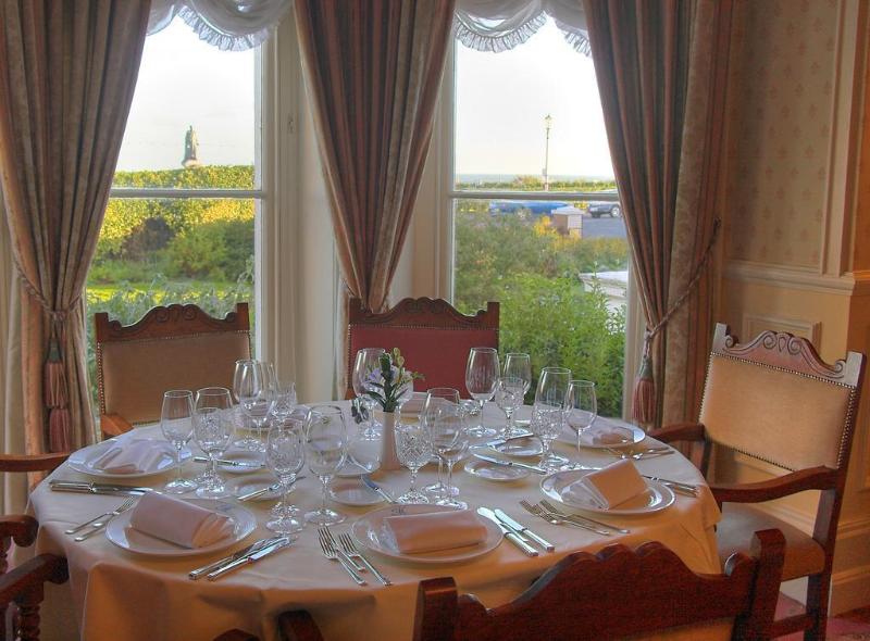 The Grand Hotel Eastbourne ( گرند هتل ایستبورن) General view
