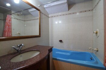 Mayura Residency Bathroom