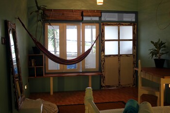 Bedspace Beach Guestroom