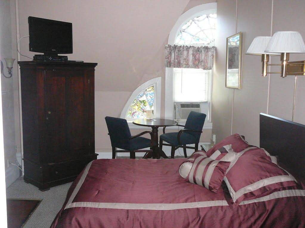 463 Beacon Street Guest House 