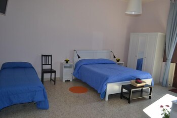 Etna Akmè Guestroom