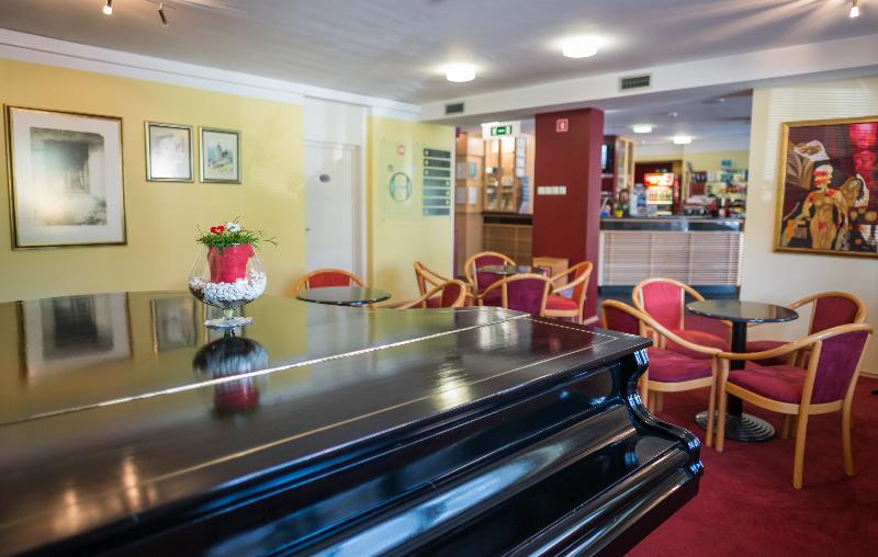 Hotel Tabor (هتل تابور) Lobby