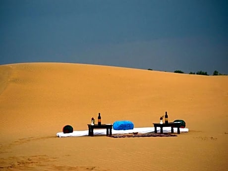 Sheesh Mahal Desert Camp 