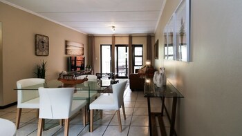 Ruby Homes Sunninghill In-Room Dining