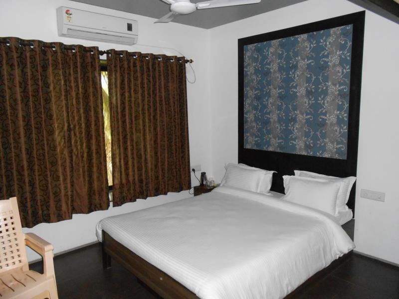 Hotel Chirag Executive 