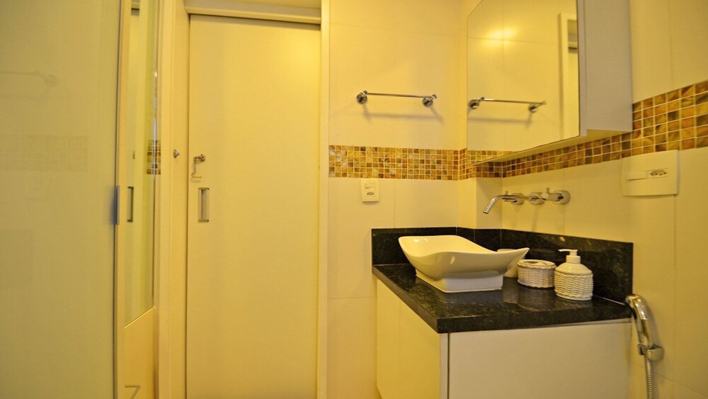 Rio Apartments Rdl111 Bathroom