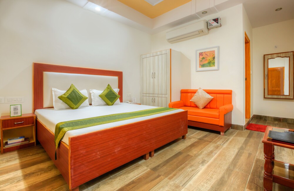 Treebo The Lily Guestroom