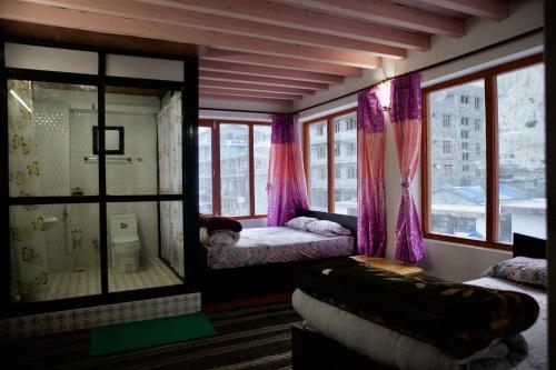 Hotel Mustang Monalisa 